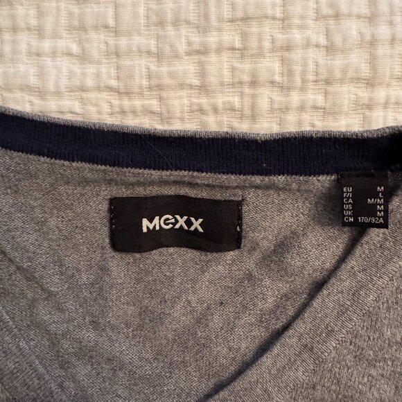 Daniel Cicek Clothes - Picture 3 of 16